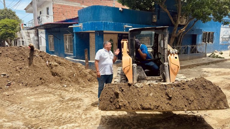 Fortalecen atención y recuperación en barrios afectados por lluvias en Santa Marta