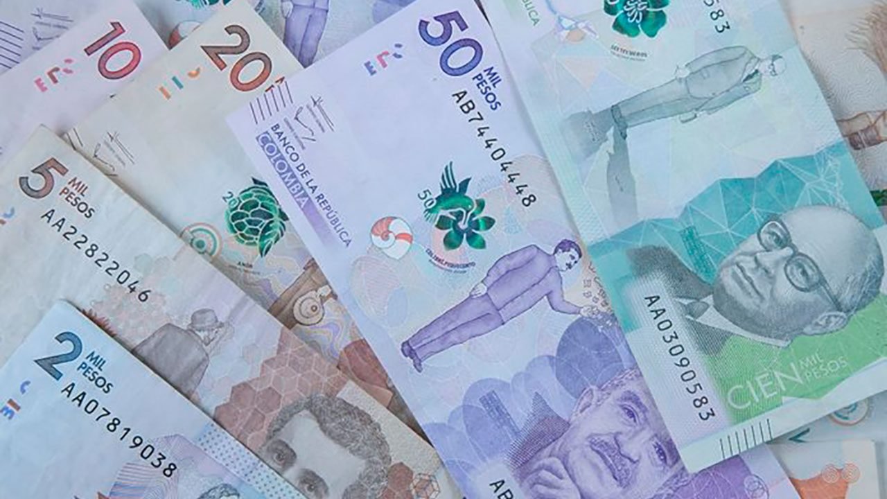 Pesos colombianos