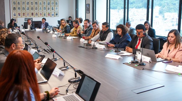 Gobierno, empresarios y centrales obreras reactivaron el diálogo sobre aplicación de la reforma laboral