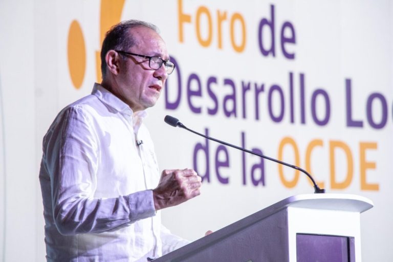 Gobierno garantiza la formalización de 1.000 trabajadores de Supertiendas Olímpica