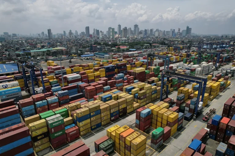 Importaciones y exportaciones se encarecerán por fuerte alza del mínimo