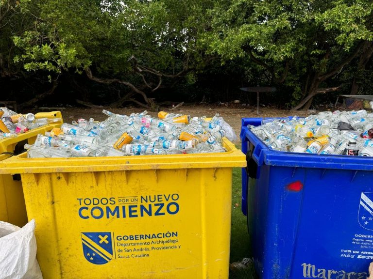 Impulsan el reciclaje de botellas de vidrio en San Andrés