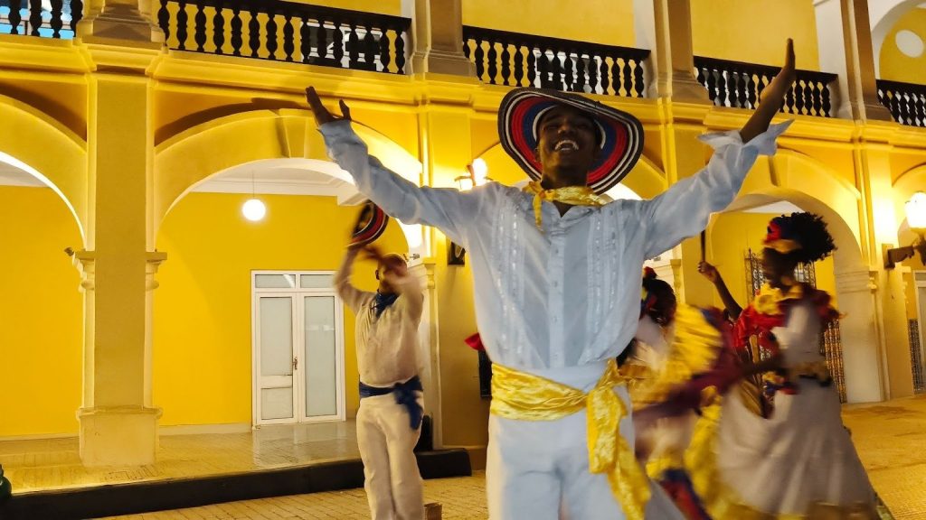 Innovación con ritmo y alma: Oppo captura la esencia colombiana con su nuevo smartphone