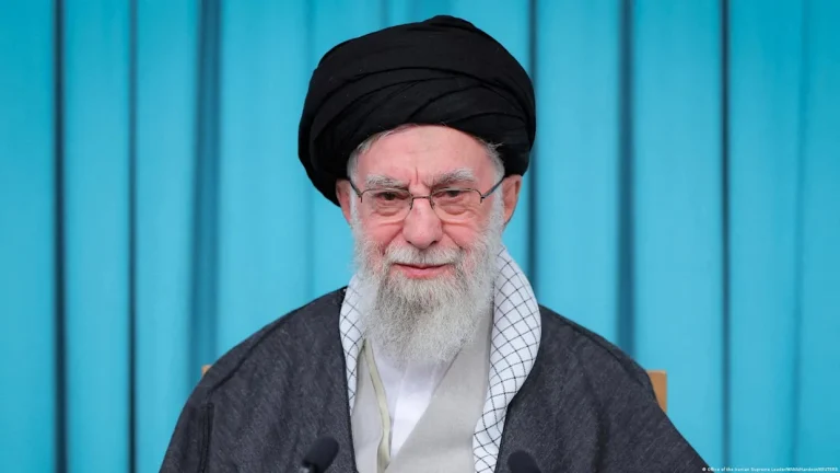 Irán declara 40 días de luto por la muerte de Ali Jamenei
