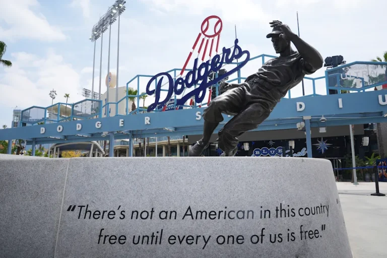 Jackie Robinson: 78 años después de que rompió la barrera del color