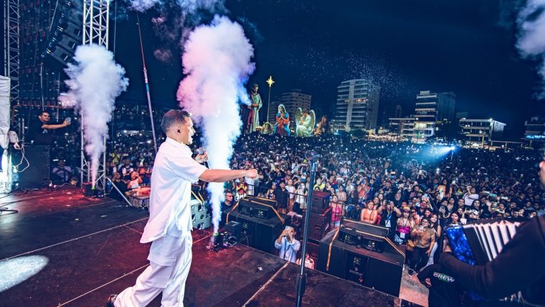 Jorge Celedón, rey musical en el carnaval de Blancos y Negros en Nariño