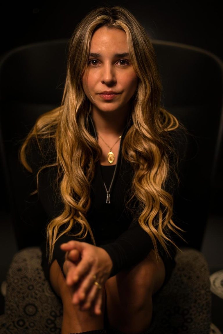Joven artista colombiana conquista el Salón de Otoño de París