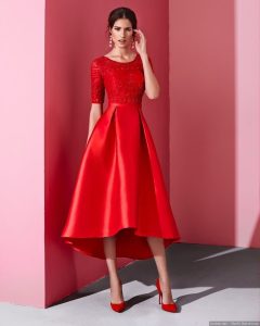 La chica del vestido rojo