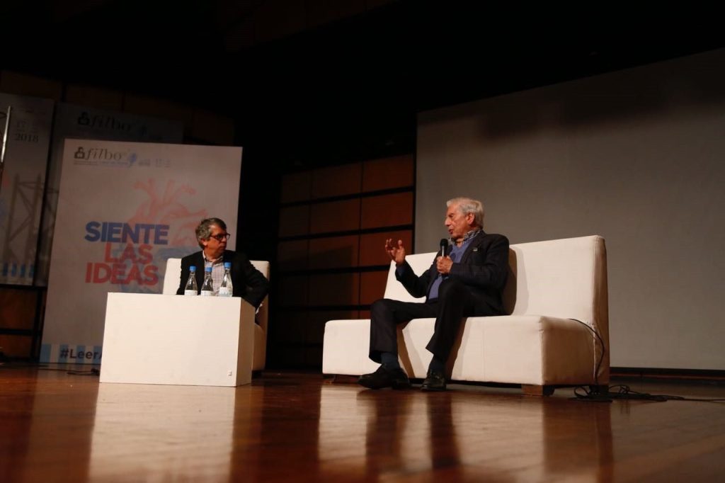 La FILBo despide a Mario Vargas Llosa, una vida escrita con la tinta de la historia y la literatura
