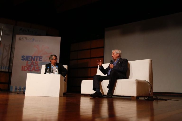 La FILBo despide a Mario Vargas Llosa, una vida escrita con la tinta de la historia y la literatura