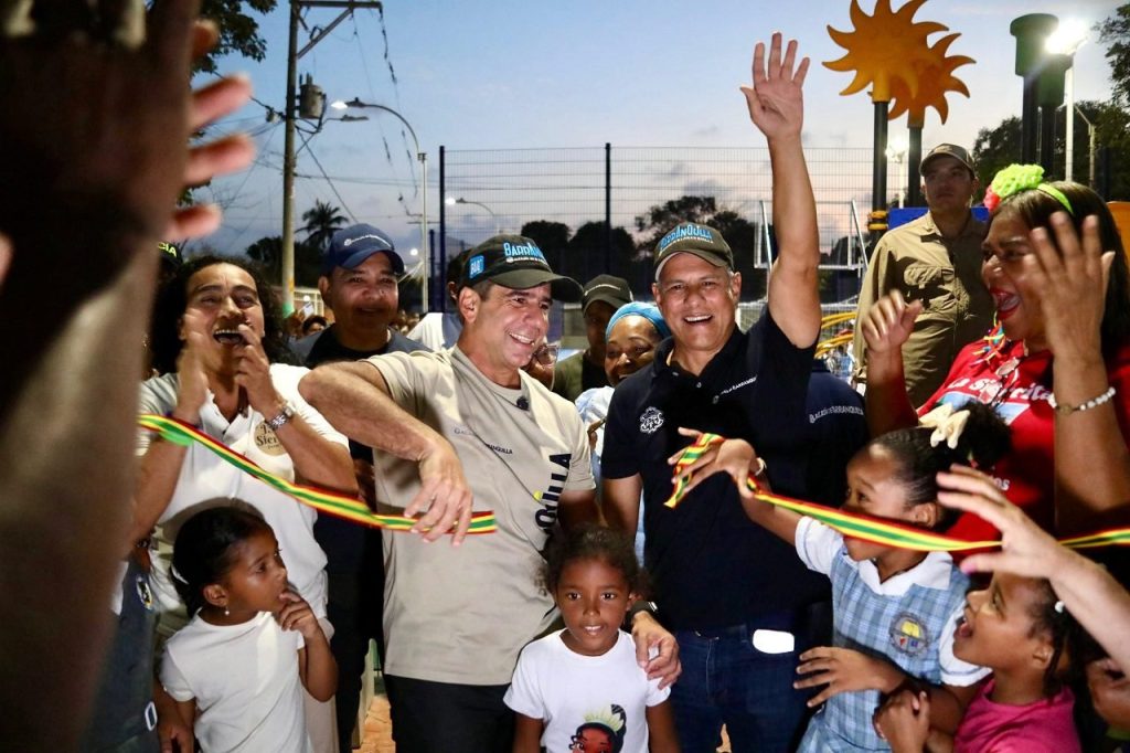 La Sierrita estrena parque y cancha múltiple