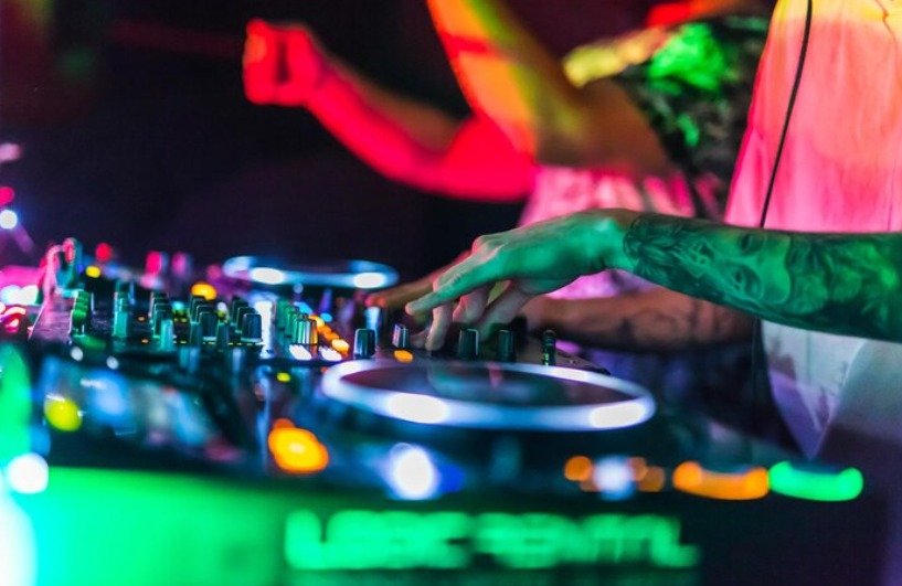 Latte Sessions llega al Casino Río: música, café y cultura, otra forma de entretenimiento en Bogotá
