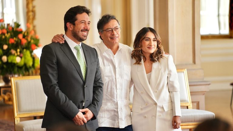Laura Sarabia se estrena como Canciller
