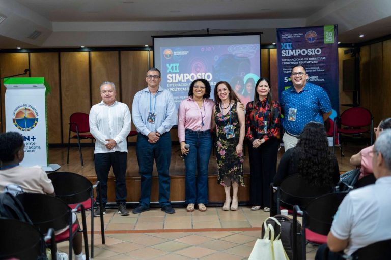 Liderazgo femenino en la educación: eje central del Simposio de Currículo
