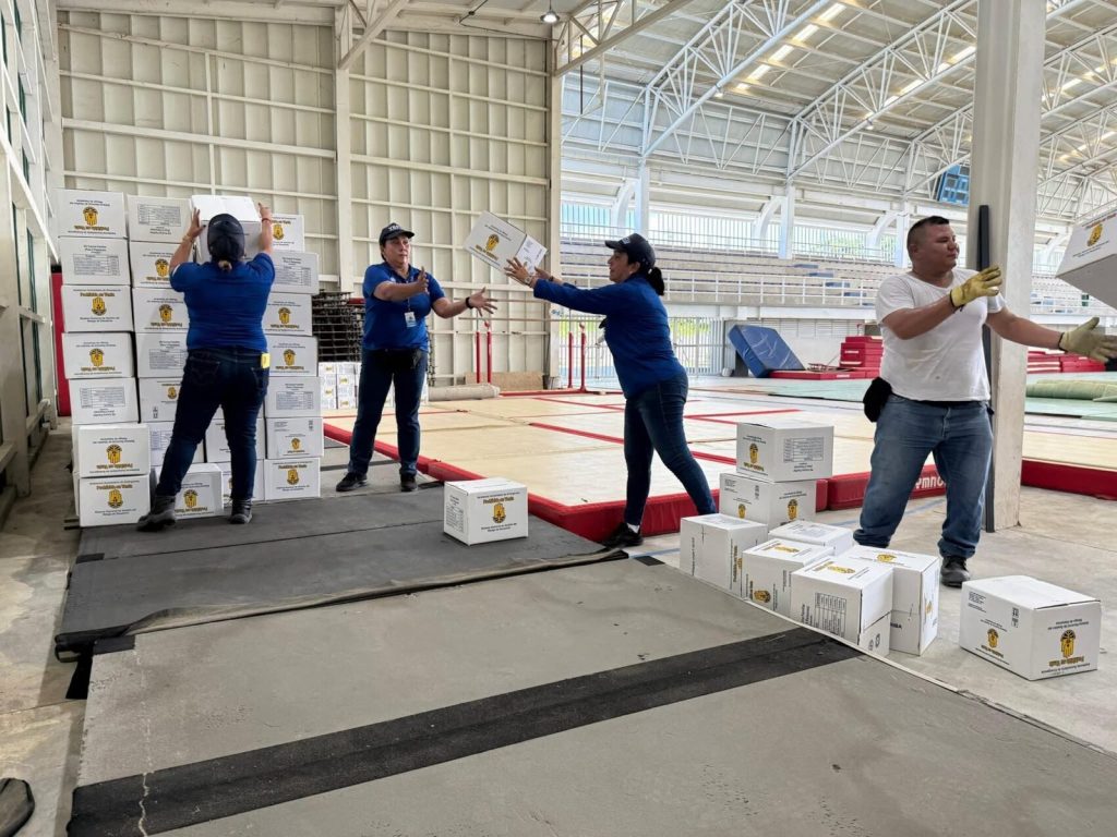 Llegan tres mil kits de ayudas para los damnificados por lluvias en Santa Marta
