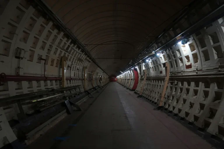 Londres abrirá túneles secretos de la Segunda Guerra Mundial como museo y bar subterráneo