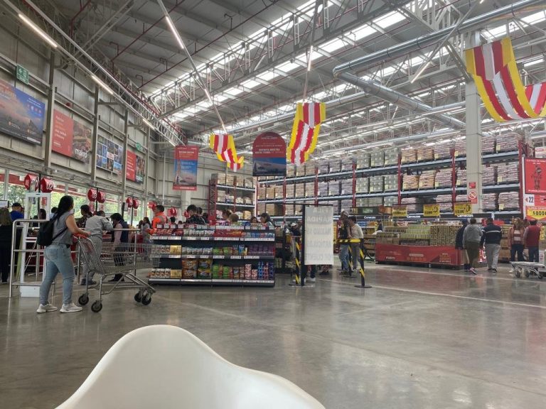 Makro baja bandera y precios: hasta 80% de descuento por el Día de la Independencia