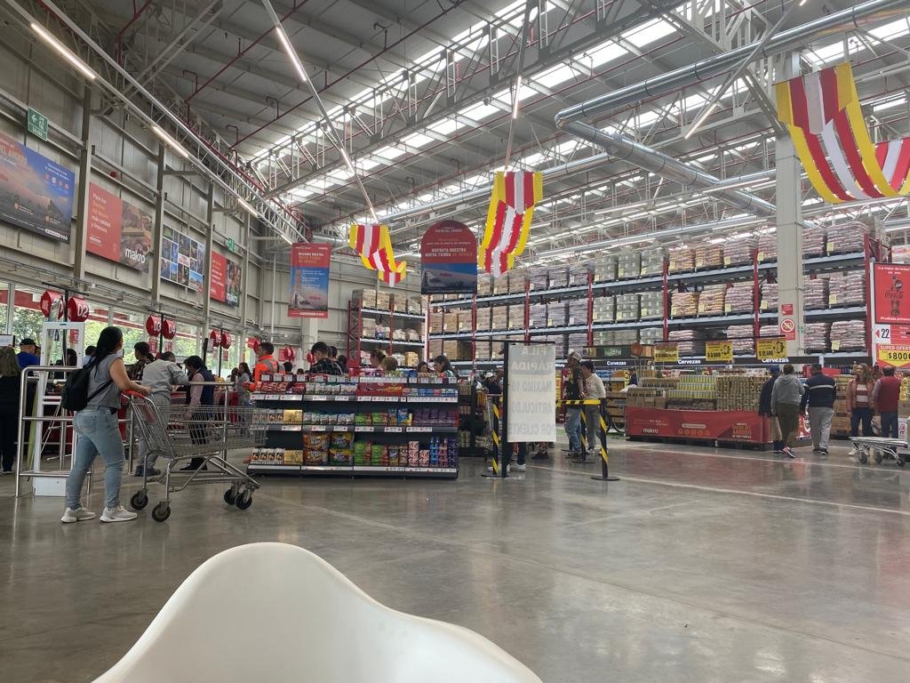 Makro baja bandera y precios: hasta 80% de descuento por el Día de la Independencia