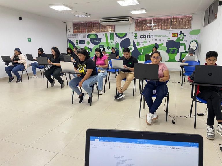 Más de 40 mil beneficiados con formación en tecnología en Barranquilla