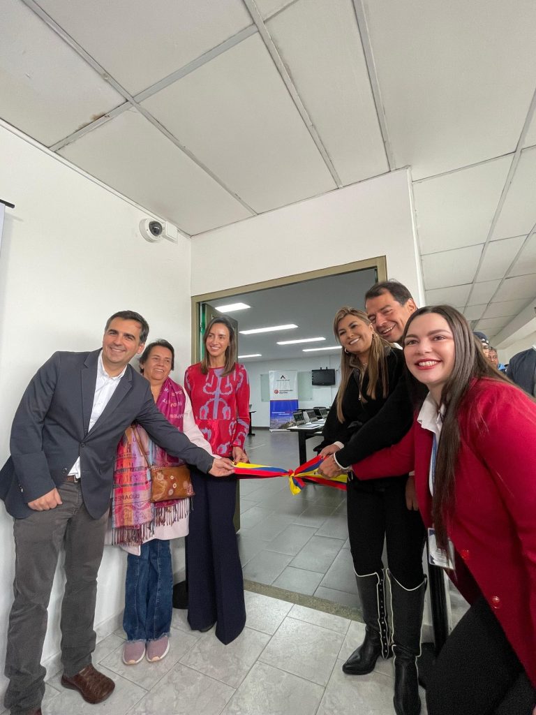Más internet para Colombia: ATC inaugura Sala de Tecnología