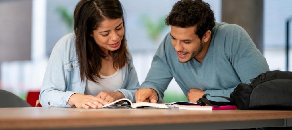 Menos del 10 % de los colombianos domina inglés