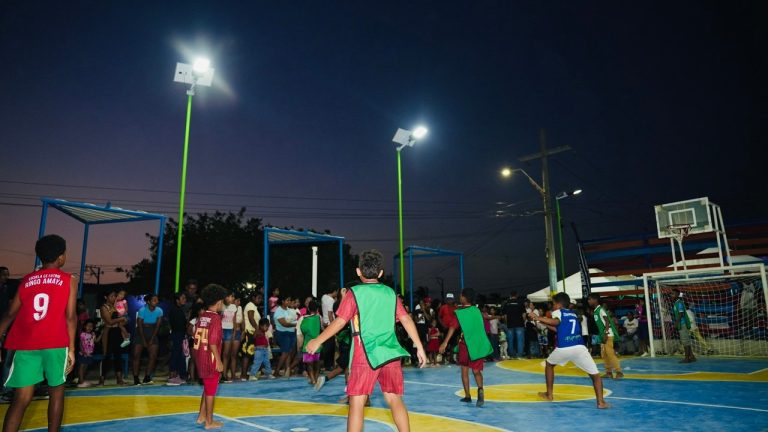Milo y sus aliados llevan luz solar a Barranquilla e impulsan la seguridad