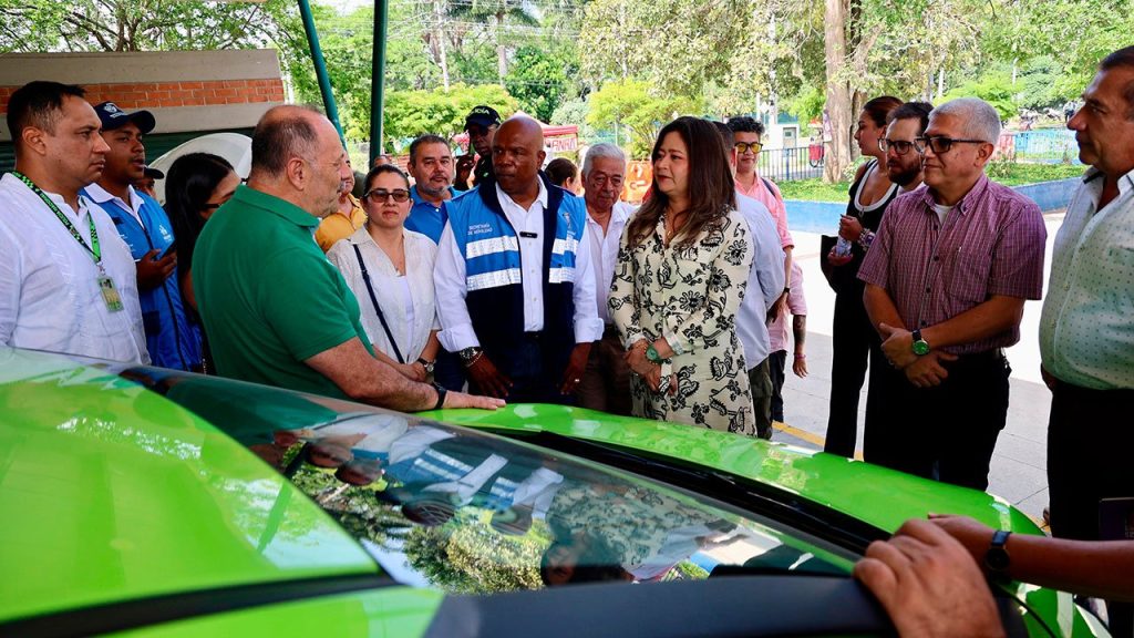 MinTransporte invierte $12 mil millones para financiar compra de taxis eléctricos