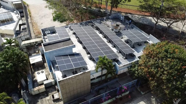 Movistar: a pasos agigantados hacia la energía 100% renovable al instalar 2.200 paneles solares
