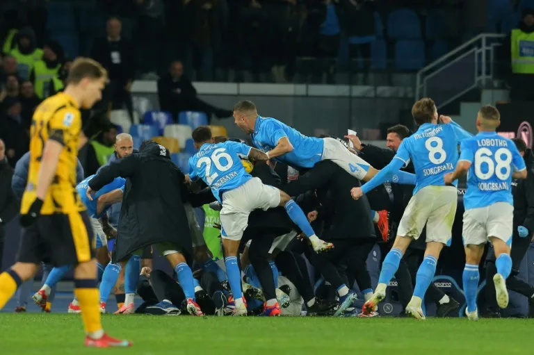 Nápoles salva un empate ante el Inter y mantiene la emoción en Serie A