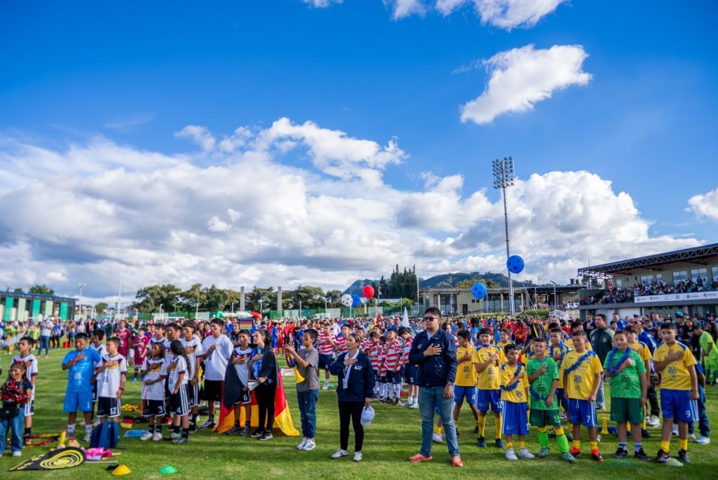 Niños protagonizan el primer Mundialito en la Catedral de Sal de Zipaquirá