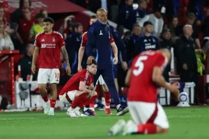Nottingham cae ante Brentford y queda fuera de la zona Champions