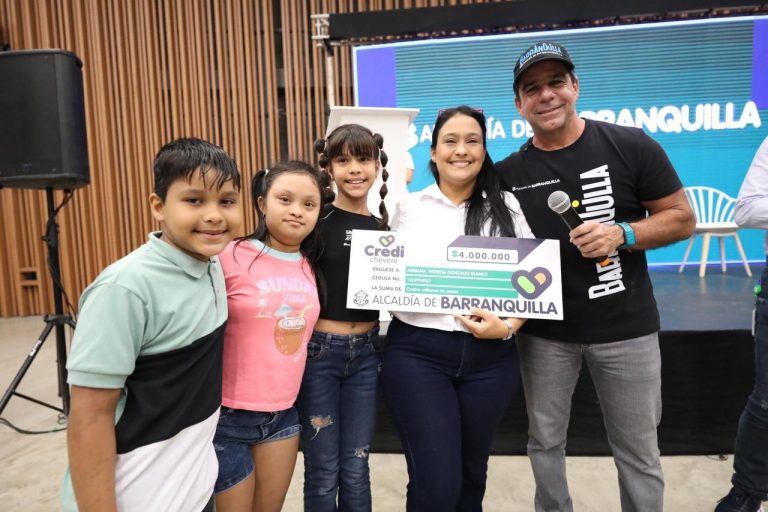 Nueva entregatón de CrediChévere: 250 beneficiarios más impulsarán sus emprendimientos
