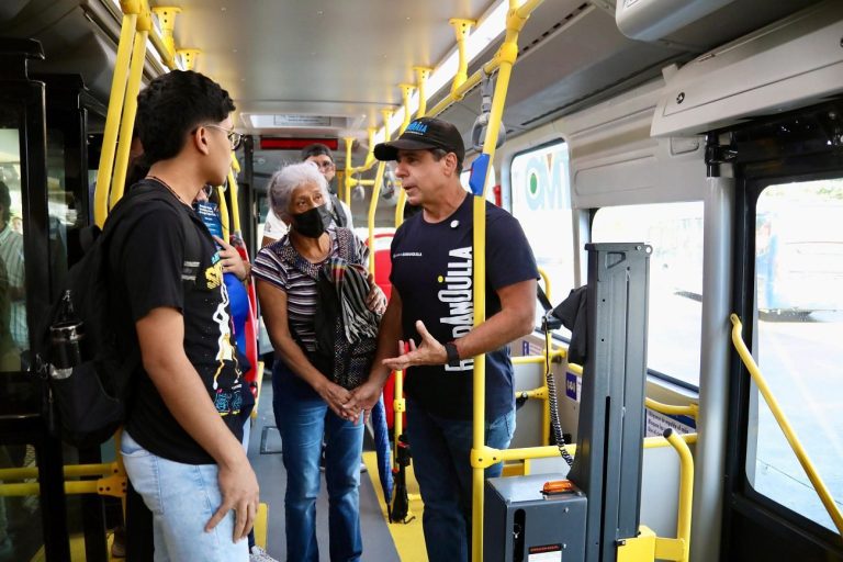 Nueva flota para Transmetro: alcalde Char recibe nuevos buses