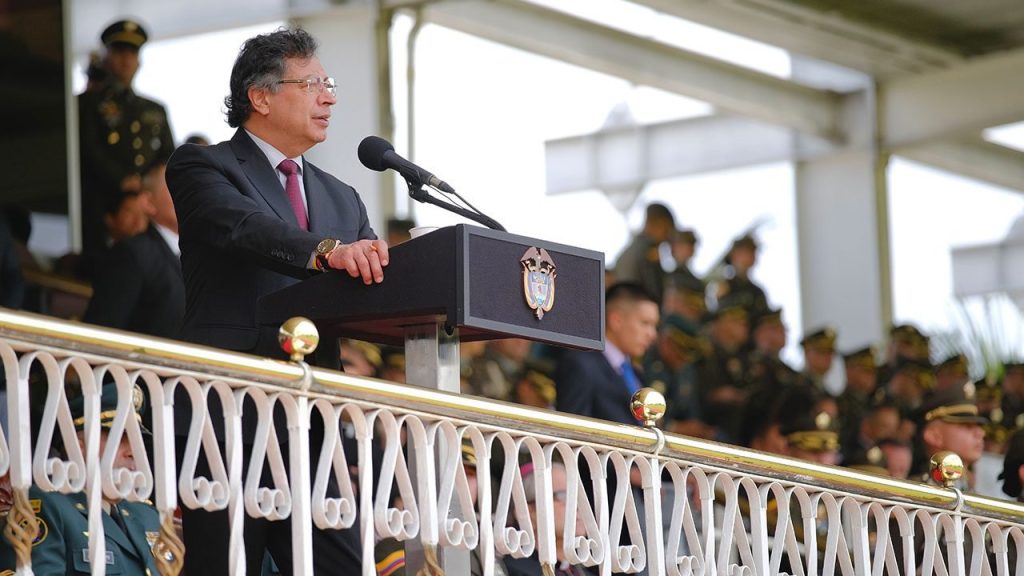 O se acaba el régimen de corrupción o es Colombia la que se acaba: Petro