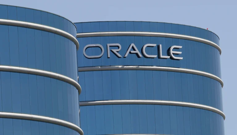 Oracle se dispara en bolsa: Larry Ellison supera a Elon Musk como hombre más rico del mundo