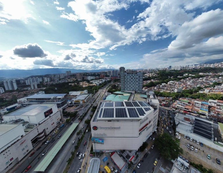 Parque Caracolí celebra un año de transición energética
