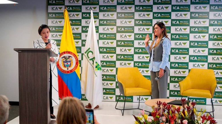 Paula Andrea Cepeda tomó posesión como gerente del ICA