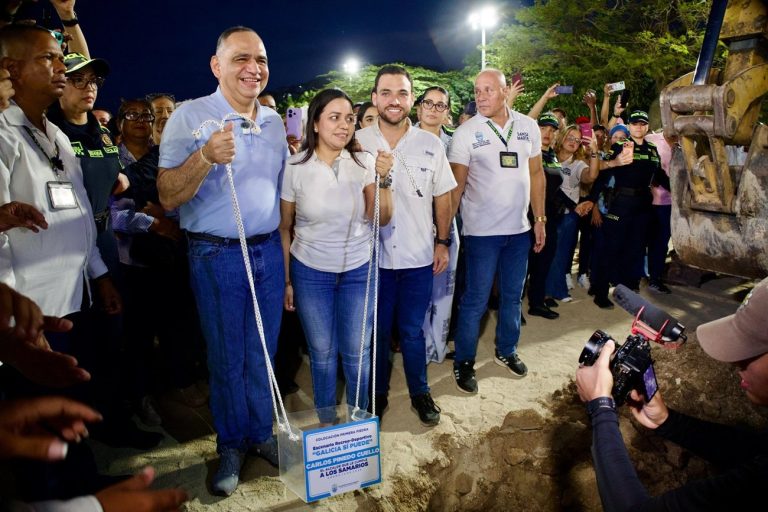 Ponen la 1a piedra del centro recreodeportivo ‘Galicia Sí Puede’