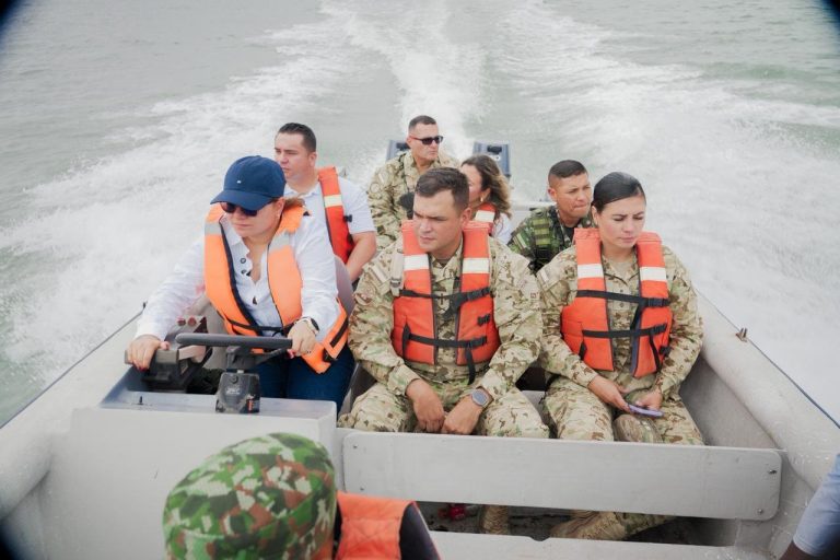 Primer patrullaje militar en la Ciénaga Grande de Santa Marta