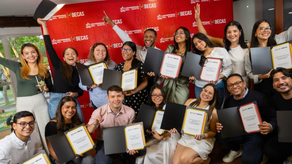 Profesionales que avanzan gracias al respaldo de las becas de posgrado
