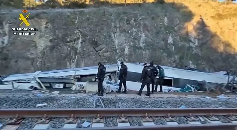 Rastros del trágico choque ferroviario