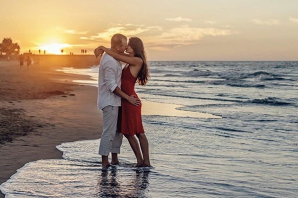 Romance frente al mar en febrero