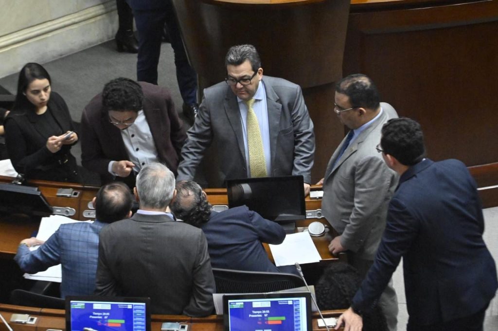 Senado revivió proyecto de reforma laboral y negó concepto favorable a consulta popular