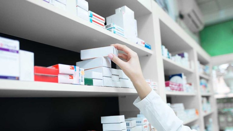 SIC impuso multas por $5.700 millones a tres mayoristas por sobrecostos hasta del 7.000 % en medicamentos
