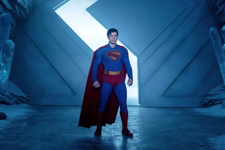 “Superman” se estrena con 122 millones de dólares