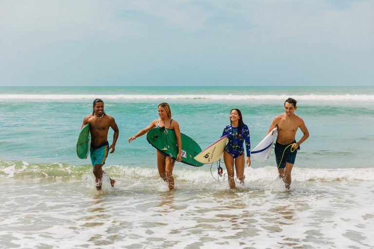 ¡Surfear dos océanos el mismo día sí es posible y queda cerca!