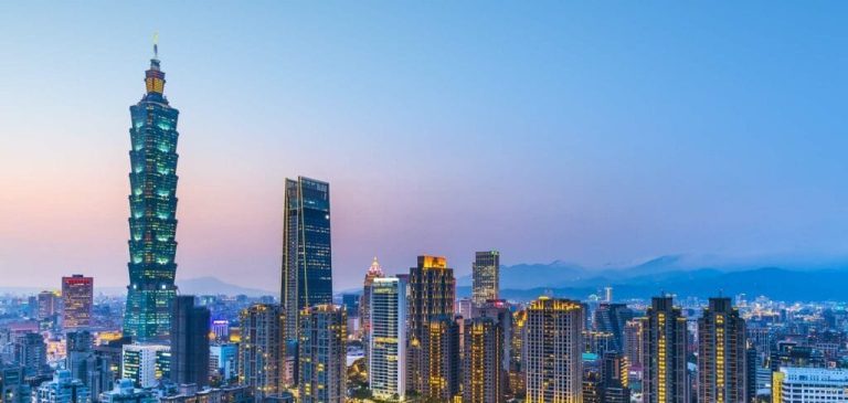 Taiwanesa de chips TSMC invertirá $100.000 millones en EEUU