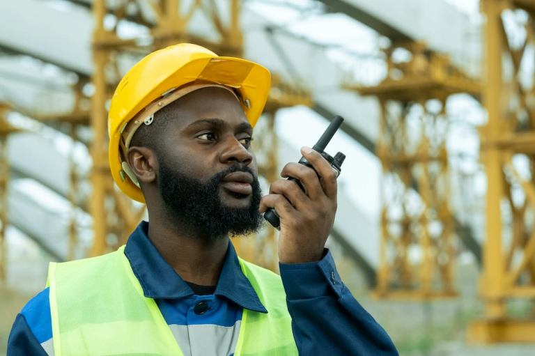 Tecnología: clave para avanzar hacia servicios públicos más eficientes en Antioquia
