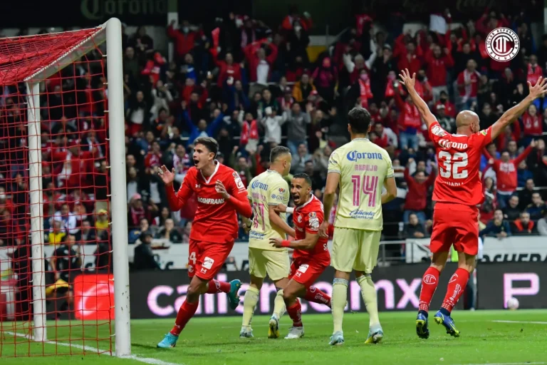 Toluca gana y comparte liderato con América en torneo mexicano de fútbol