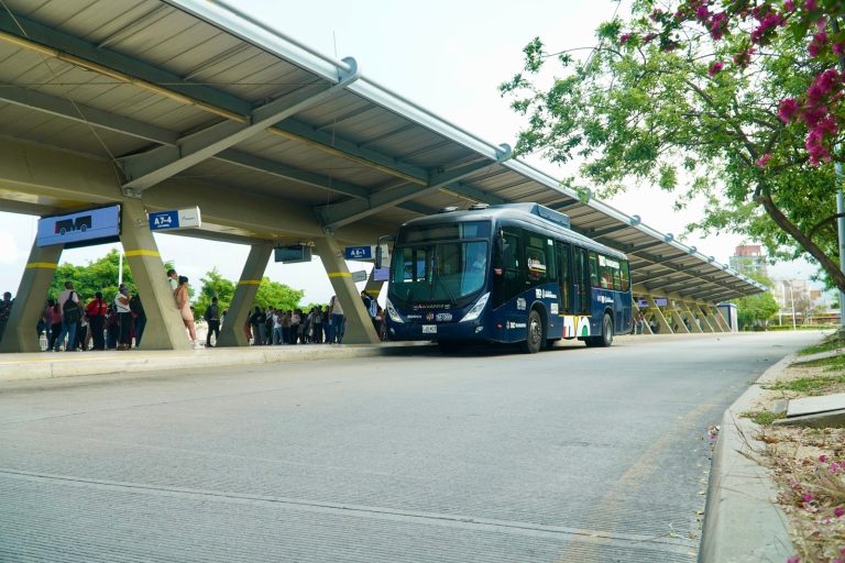 Transmetro celebra 15 años como símbolo de movilidad